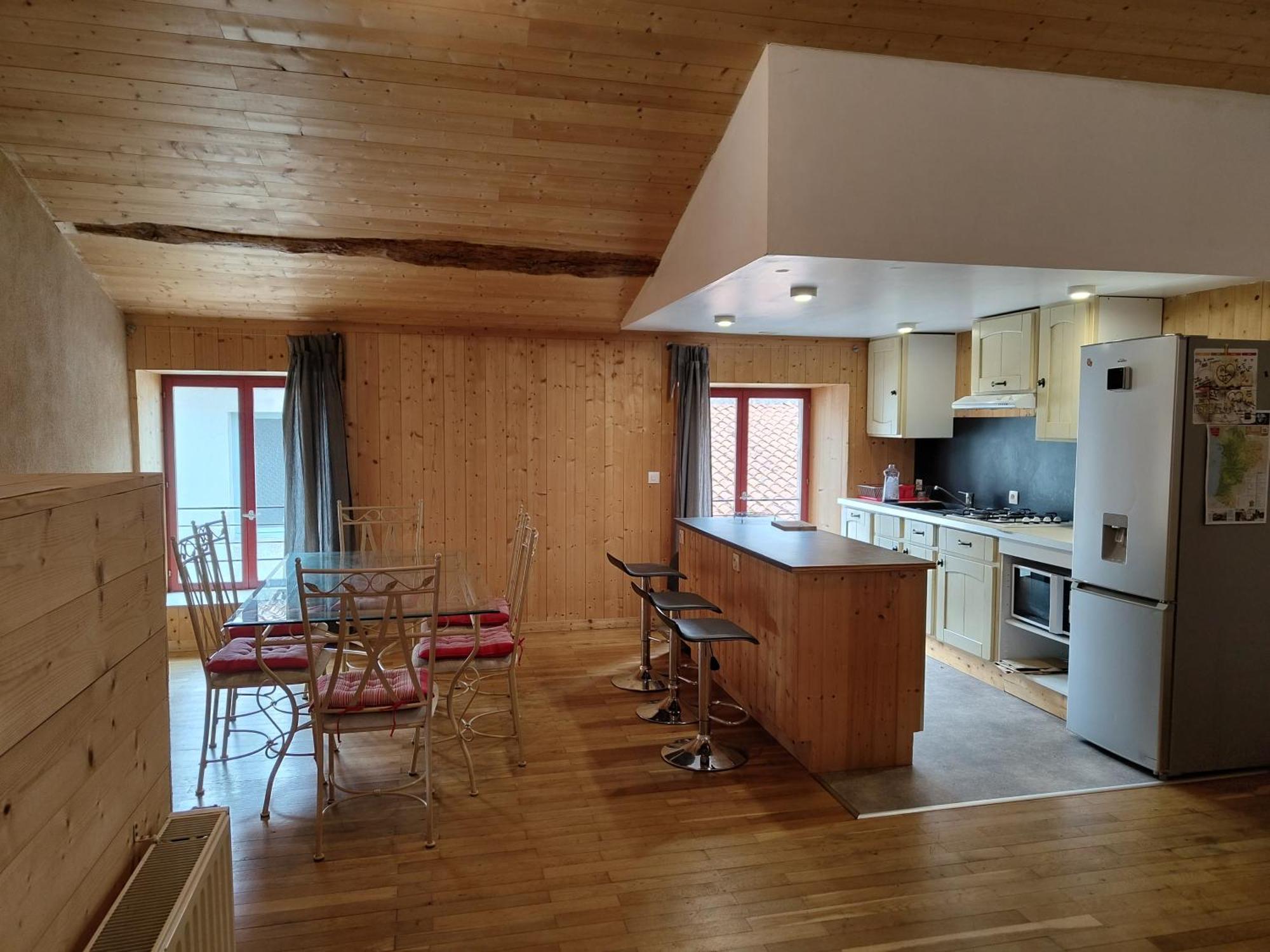 Appartement spacieux en cœur de ville Parthenay Extérieur photo