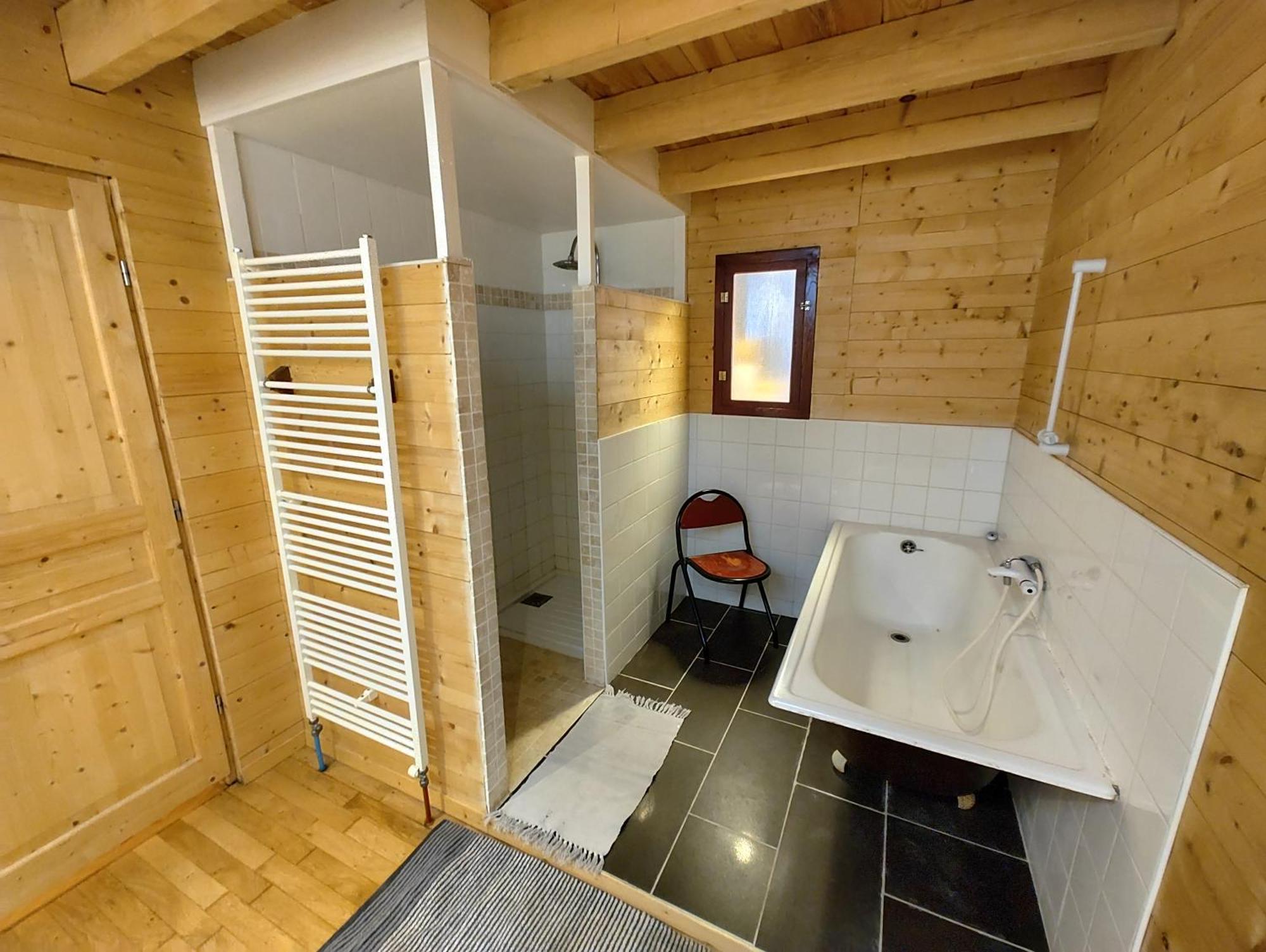 Appartement spacieux en cœur de ville Parthenay Extérieur photo